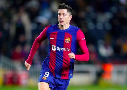 ليفاندوفسكي يحذر برشلونة من "لكمة" ريال مدريد