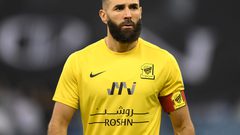 بنزيما: أنباء اعتزالي "كلام فارغ"