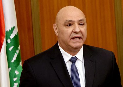 الرئيس اللبناني يبدأ استشارات نيابية لاختيار رئيس الحكومة