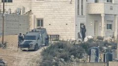 قوات الاحتلال تحاصر بناية في بلدة قباطية جنوب جنين