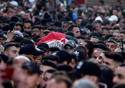 جماهير غفيرة تشيع شهداء مخيم جنين الستة