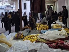 عشرات الشهداء بينهم نساء وأطفال في مجازر وحشية ارتكبها الاحتلال بعد الإعلان عن قرار وقف إطلاق النار في غزة.