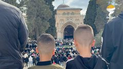 الآلاف يؤدون صلاة الجمعة في المسجد الأقصى المبارك