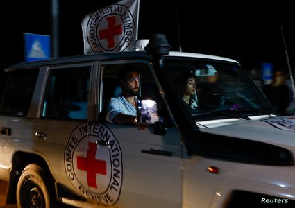 الصليب الأحمر يستعد لـ"عملية دقيقة" تشمل تبادل أسرى وإغاثة غزة