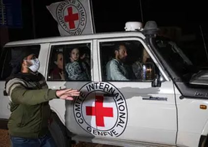 الإعلام العبري: حماس تنقل أسماء الأسيرات المفرج عنهن إلى قطر قريبا