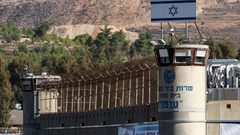 مصلحة سجون الاحتلال تستعد لاطلاق سراح الاسرى