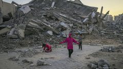 غارات مكثفة تسبق اليوم الاول لوقف اطلاق النار بقطاع غزة