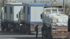 مع بدء الهدنة.. شاحنات المساعدات تدخل إلى قطاع غزة عبر معبر كرم أبو سالم