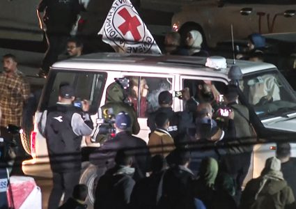 خرق محتمل للاتفاق.. حكومة الاحتلال تتجه لاستبعاد أسير فلسطيني من صفقة التبادل