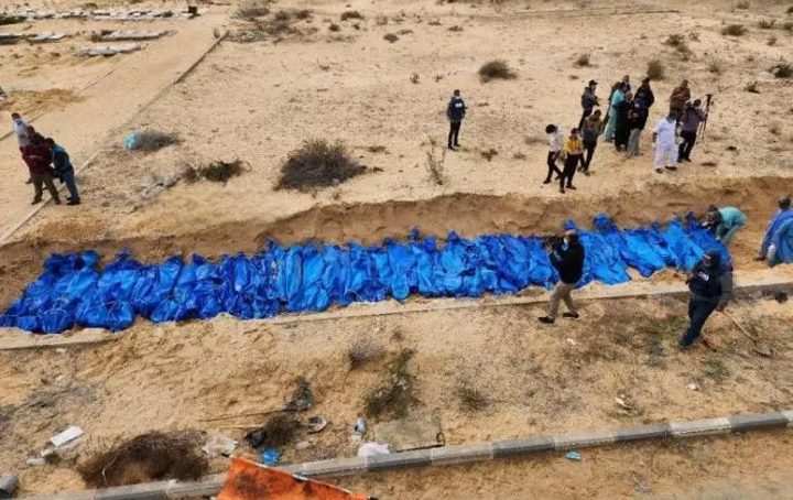 انتشال جثامين 39 شهيدا من مدينة رفح جنوب قطاع غزة