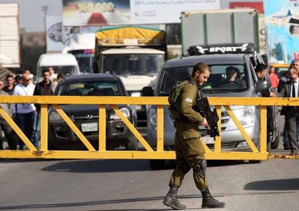 الاحتلال يشدد من إجراءاته العسكرية ويعرقل حركة المواطنين في محافظات الضفة