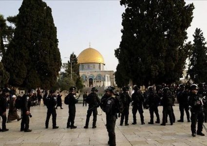 مستوطنون يقتحمون المسجد الأقصى