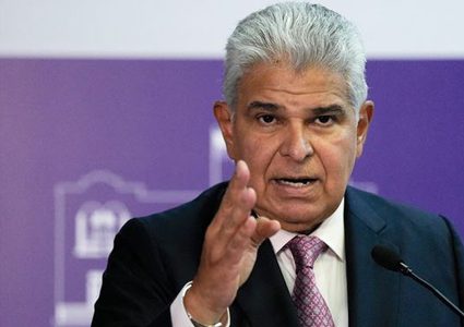 رئيس بنما يرد على ترامب: القناة ستبقى لنا​​​​​​​