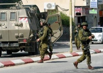 الاحتلال يعتقل شابا ويستولي على شاحنة ويواصل حصار أريحا