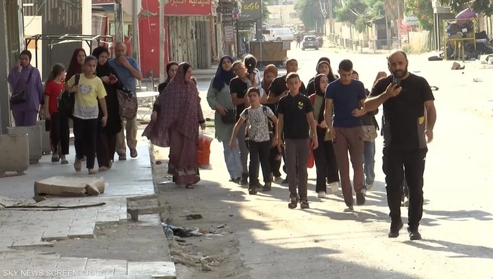 الاحتلال يجبر مواطنين على النزوح من أحياء في مخيم جنين إلى واد برقين