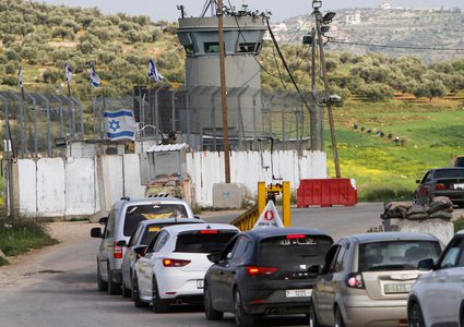 محافظة القدس: الإجراءات التعسفية عند الحواجز تعمق فصل القدس عن الضفة