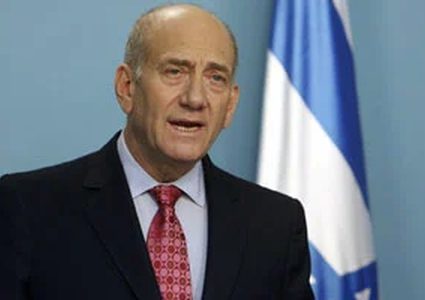 أولمرت: صمود وقف إطلاق النار يعتمد على مدى ضغوط ترامب على نتنياهو
