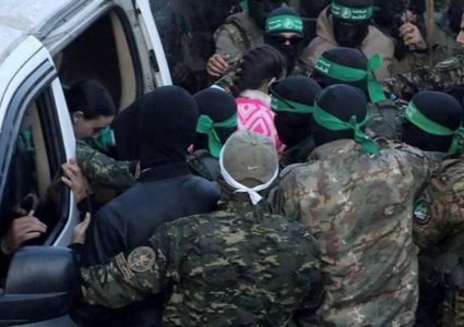 حماس: تسليم الدفعة الثانية من الأسرى قبل موعدها