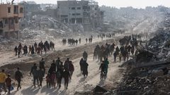 إسرائيل تماطل في تنفيذ الاتفاق وعشرات الآلاف ينتظرون العودة إلى شمال غزة