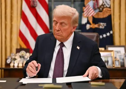 ترامب: سأضغط على مصر والأردن لاستقبال سكان غزة لفترة "مؤقتة أو دائمة"