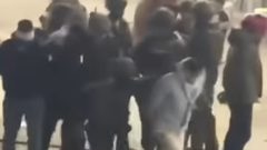 الاحتلال يعتقل 10 شبان من منزل الأسير المحرر محمد الرجبي في مدينة الخليل