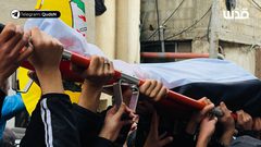 أهالي مخيم بلاطة يلقون نظرة الوداع الأخيرة على الشهيد أحمد حشاش قبل تشييعه