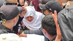 أهالي مخيم بلاطة يلقون نظرة الوداع الأخيرة على الشهيد أحمد حشاش قبل تشييعه