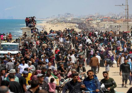 آلاف النازحين يبدأون بالعودة إلى شمال قطاع غزة عبر شارع الرشيد