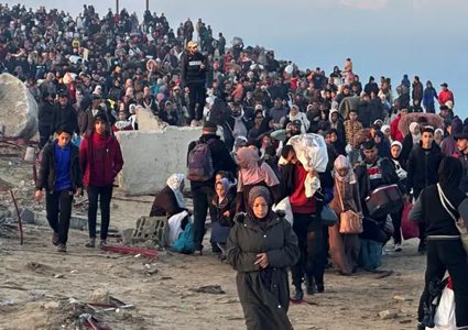 آلاف النازحين يعودون إلى غزة.. حكايات صمود وأمل تحت ركام الحرب