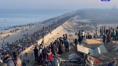 عودة آلاف النازحين لمدينة غزة بعد عام من الحرب