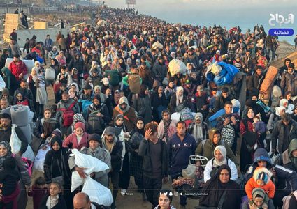 عودة آلاف النازحين لمدينة غزة بعد عام من الحرب