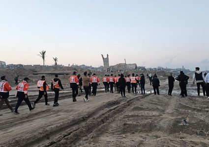 عودة آلاف النازحين لمدينة غزة بعد عام من الحرب