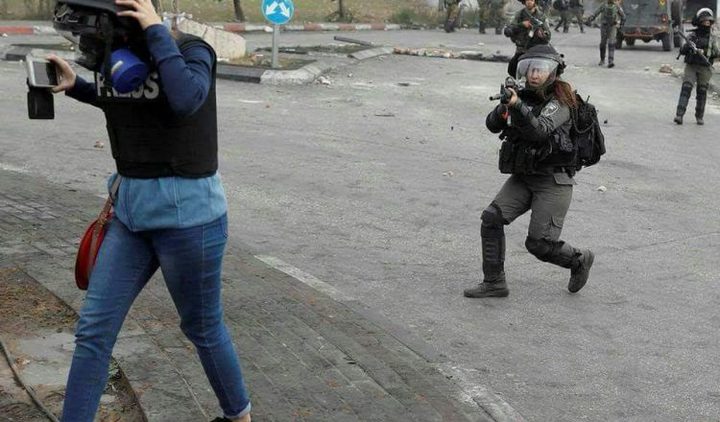 إصابة صحفية بشظايا رصاص الاحتلال في طولكرم