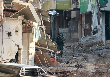 الاحتلال يجبر عائلات في مخيم طولكرم على إخلاء منازلها