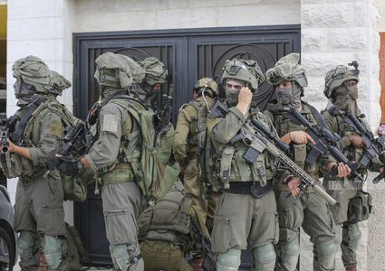 الاحتلال يقتحم منازل وينفذ اعتداءات واعتقالات واسعة في القدس