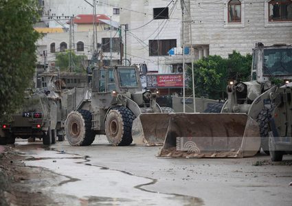 عدوانٌ متواصل على مخيم طولكرم.. والاحتلال يصيبُ مسناً بالرصاص