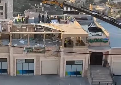 بالفيديو| الاحتلال يهدم مسجدًا في قرية صور باهر بالقدس