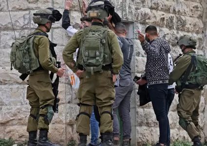 الاحتلال يقتحم كوبر ويداهم منزل معتقل من المقرر الإفراج عنه اليوم