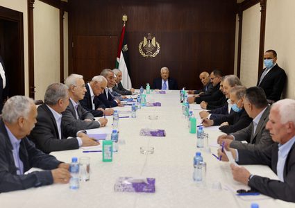 اللجنة المركزية لحركة فتح تطالب الأمم المتحدة بتحمل مسؤولياتها تجاه اللاجئين