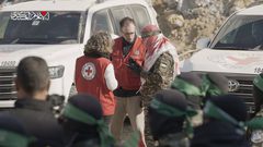 صور تسليم الجزء الأول من الدفعة الثالثة للأسرى الصهاينة في قطاع غزة ضمن المرحلة الأولى من "صفقة طوفان الأقصى" لتبادل الأسرى.