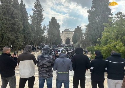 40 ألفا يؤدون صلاة الجمعة في المسجد الأقصى