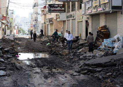 الاحتلال يواصل إجبار المواطنين على إخلاء منازلهم في مخيم طولكرم