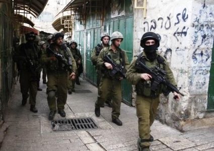 الاحتلال يجبر المحلات التجارية على إغلاق أبوابها جنوب نابلس