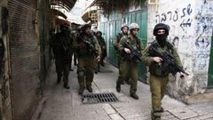 الاحتلال يجبر المحلات التجارية على إغلاق أبوابها جنوب نابلس