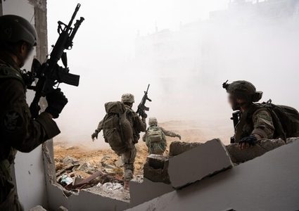 ترامب يدرس الموافقة على شحنة من الأسلحة لإسرائيل