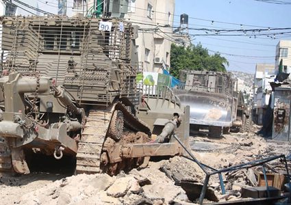 الاحتلال يشرع بتجريف شارع السوق بمخيم الفارعة جنوب طوباس