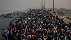 مخطط التهجير في غزة.. رفض عربي وتشبث فلسطيني بالأرض