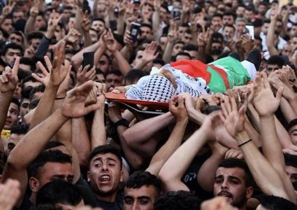 تشييع جثمان الشهيد محمد حدوش إلى مثواه الأخير في مخيم العروب