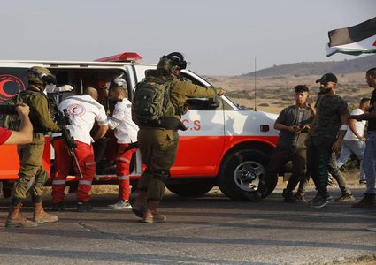 الاحتلال يقتحم نقطة طبية للهلال الأحمر في مخيم الفارعة