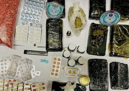الشرطة تضبط 3 كيلو مواد مخدرة وعقاقير بحوزة تاجر مخدرات و3 أشخاص في ضواحي القدس